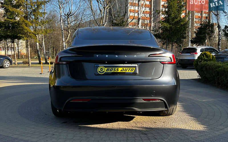 Седан Tesla Model 3 2024 в Львові