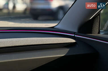 Седан Tesla Model 3 2024 в Львове