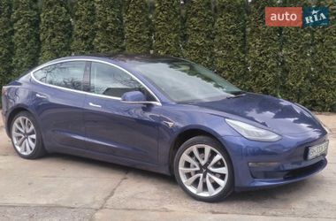 Седан Tesla Model 3 2017 в Одессе