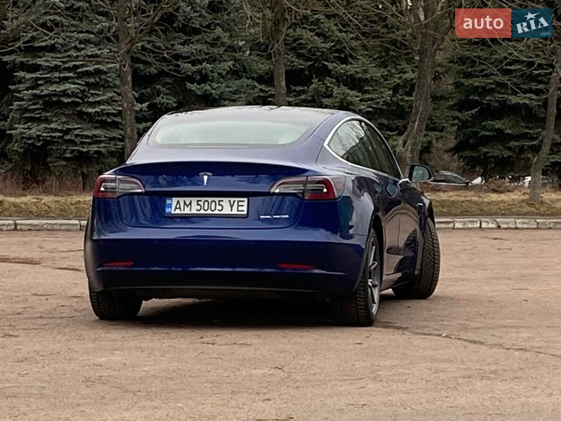 Седан Tesla Model 3 2019 в Житомире