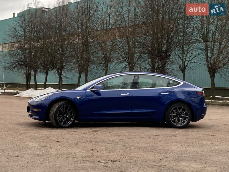 Седан Tesla Model 3 2019 в Житомире