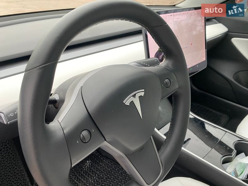 Седан Tesla Model 3 2019 в Житомире