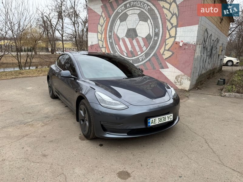 Седан Tesla Model 3 2023 в Кривом Роге