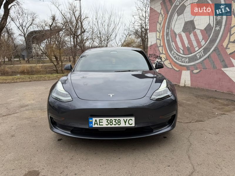 Седан Tesla Model 3 2023 в Кривом Роге