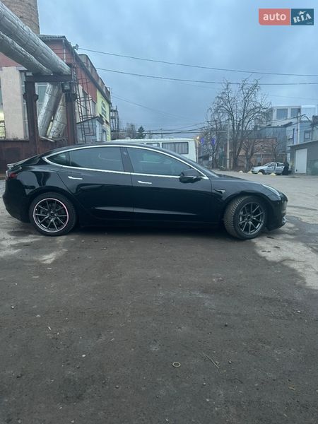 Седан Tesla Model 3 2019 в Виннице