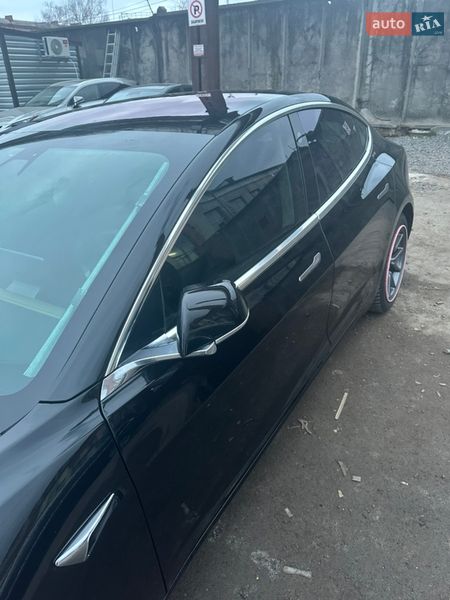 Седан Tesla Model 3 2019 в Виннице