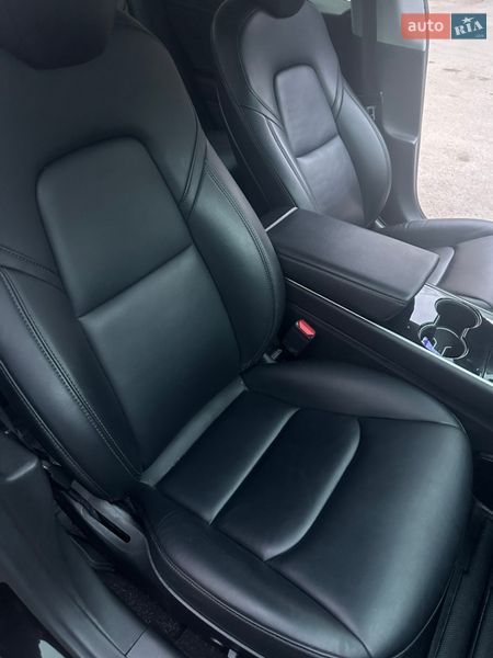 Седан Tesla Model 3 2019 в Виннице