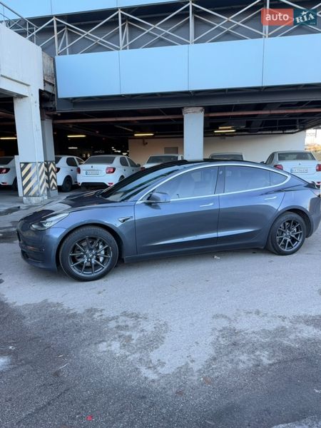 Седан Tesla Model 3 2019 в Киеве фото 48 Седан Tesla Model 3 2019 в Киеве