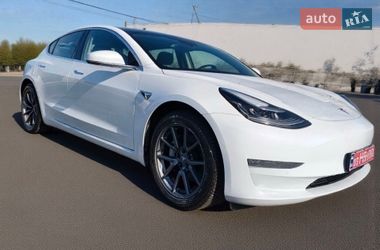 Седан Tesla Model 3 2020 в Киеве