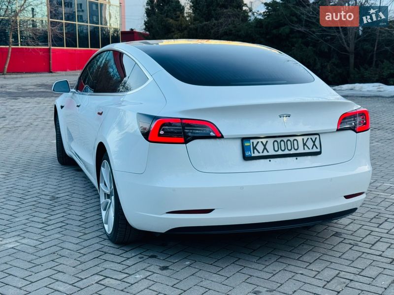 Седан Tesla Model 3 2018 в Харкові