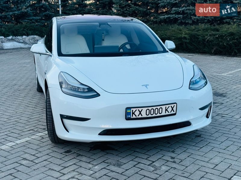 Седан Tesla Model 3 2018 в Харкові