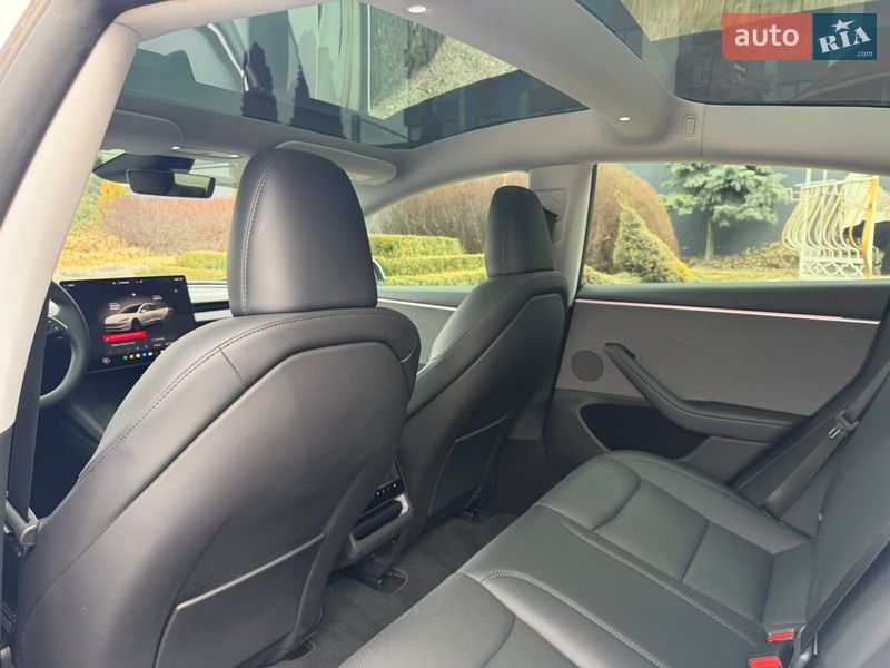 Седан Tesla Model 3 2025 в Дніпрі