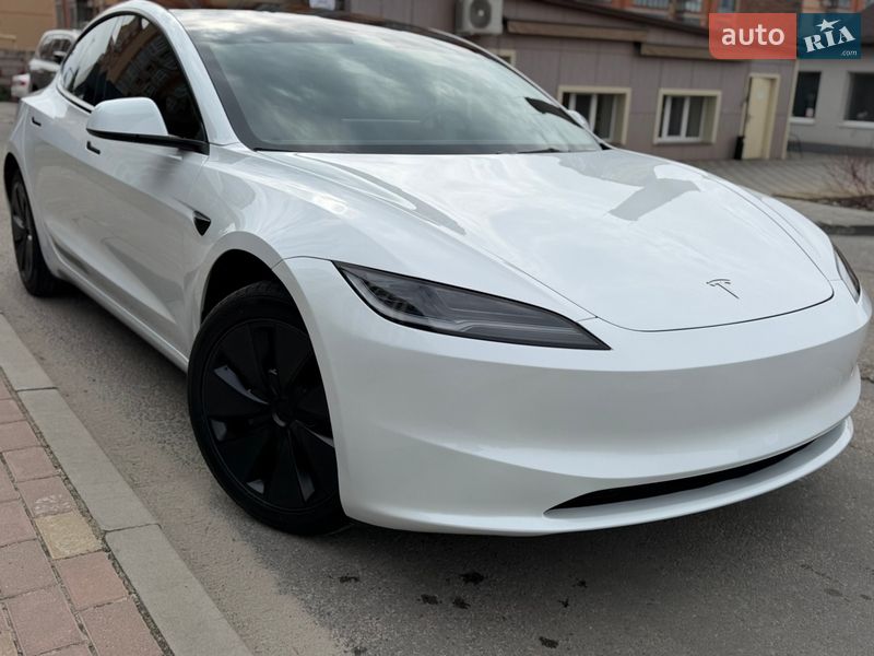 Седан Tesla Model 3 2025 в Дніпрі
