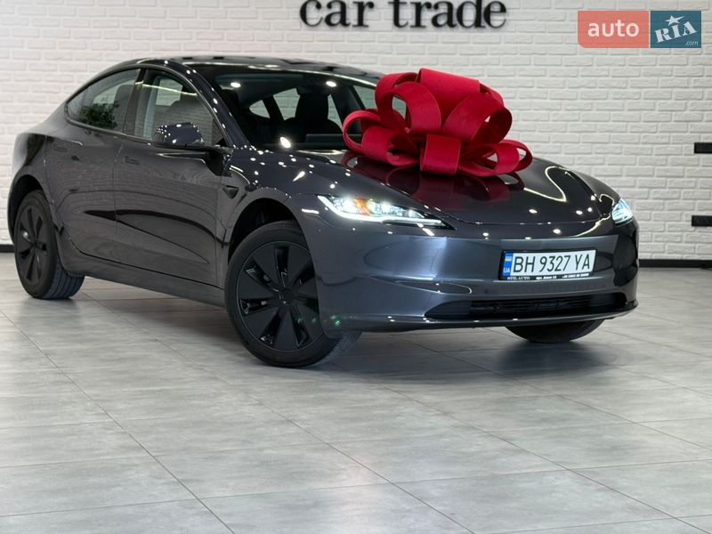 Седан Tesla Model 3 2025 в Одессе