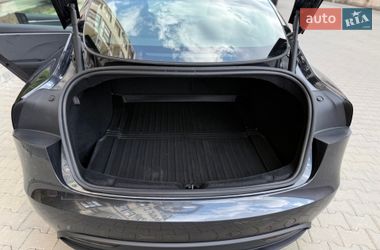Седан Tesla Model 3 2025 в Одессе