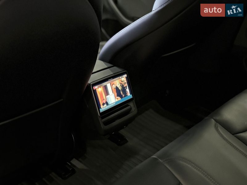Седан Tesla Model 3 2025 в Одессе