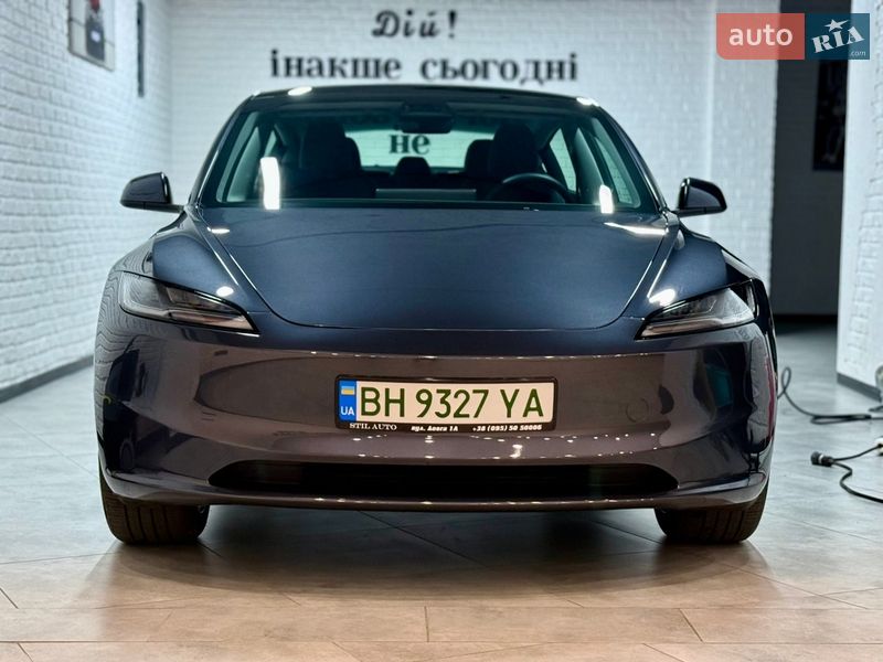 Седан Tesla Model 3 2025 в Одессе