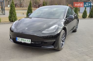 Седан Tesla Model 3 2021 в Кілках