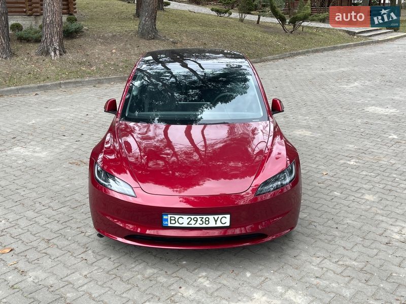 Tesla Model 3 2024