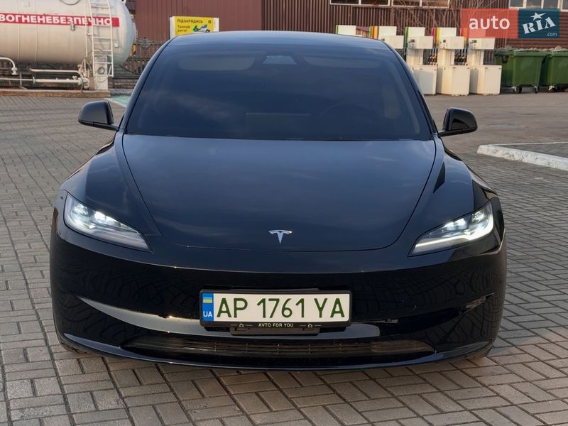 Седан Tesla Model 3 2024 в Запорожье