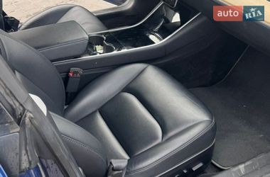 Седан Tesla Model 3 2019 в Львове