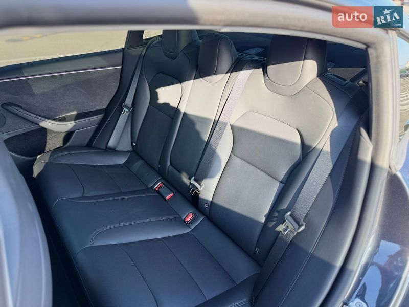 Седан Tesla Model 3 2024 в Киеве