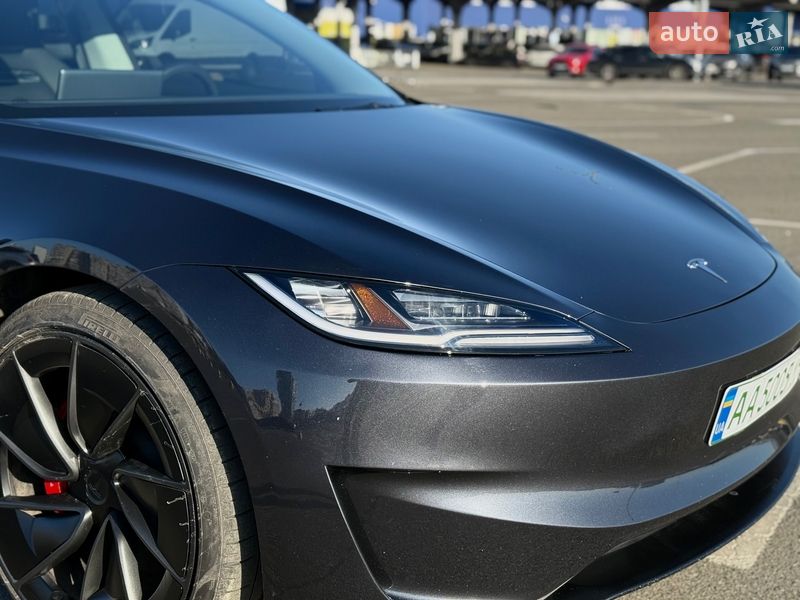 Седан Tesla Model 3 2024 в Киеве