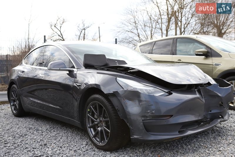 Седан Tesla Model 3 2019 в Дрогобыче