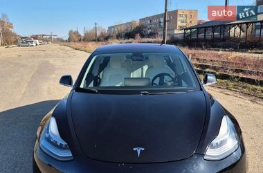 Седан Tesla Model 3 2018 в Луцке