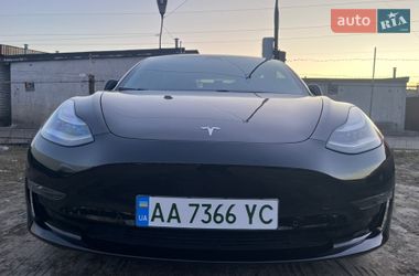 Седан Tesla Model 3 2019 в Киеве