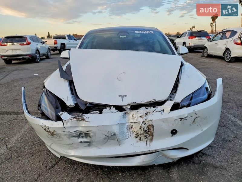 Седан Tesla Model 3 2024 в Калиновке