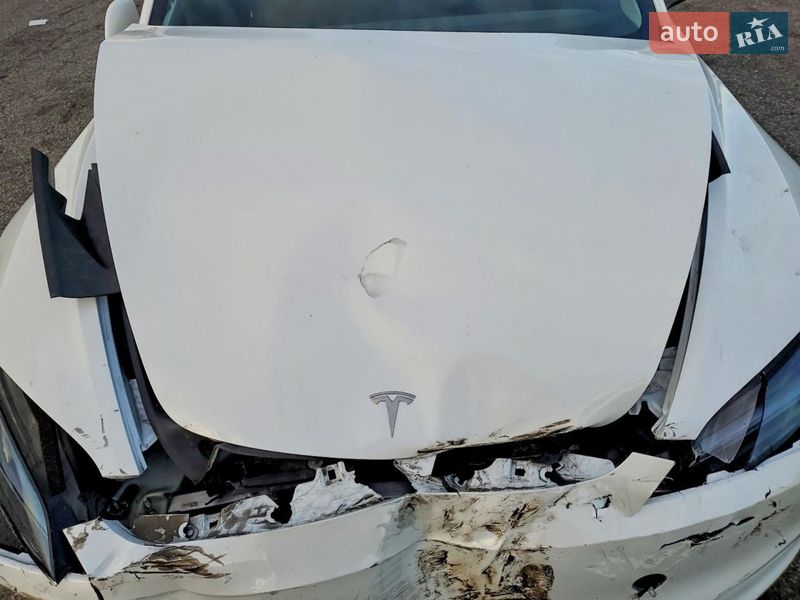 Седан Tesla Model 3 2024 в Калиновке