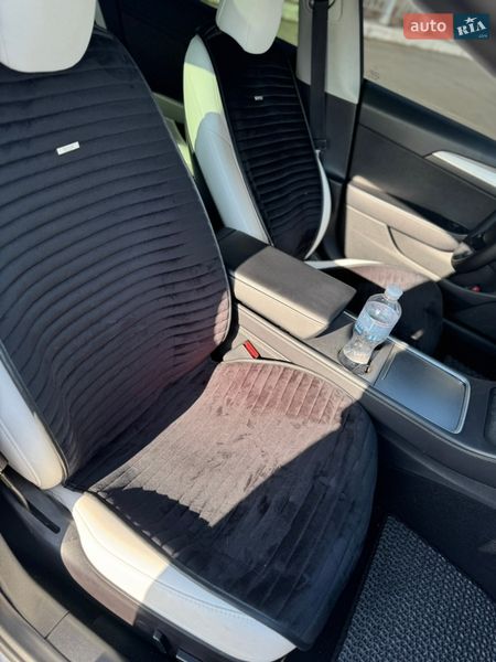 Седан Tesla Model 3 2022 в Києві