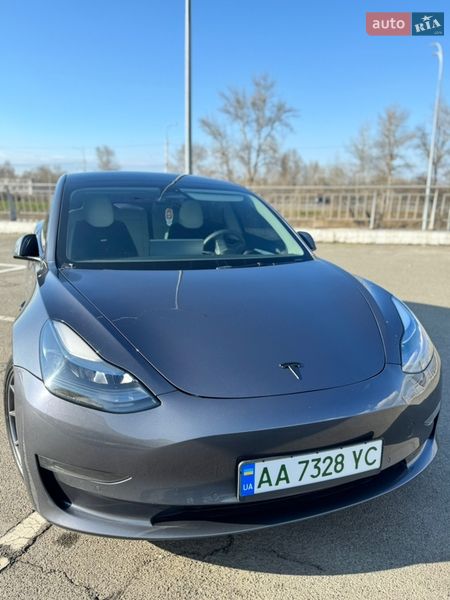 Седан Tesla Model 3 2022 в Києві