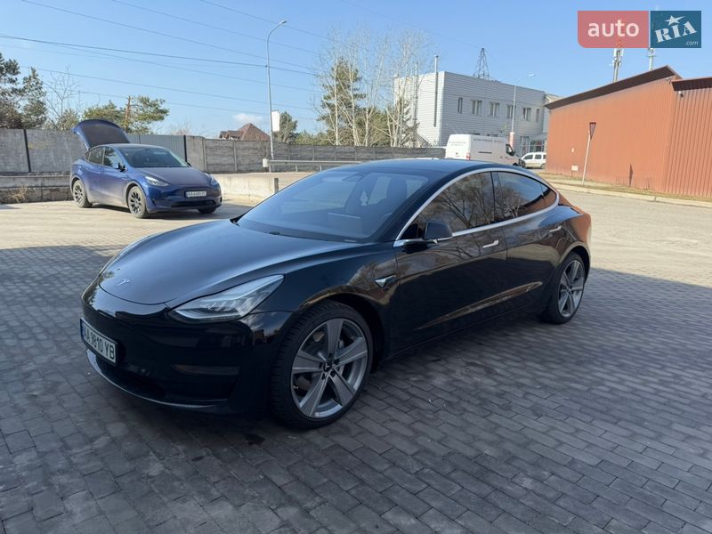 Седан Tesla Model 3 2020 в Киеве фото 3 Седан Tesla Model 3 2020 в Киеве