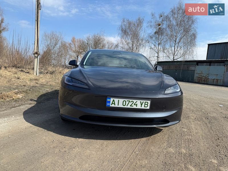 Седан Tesla Model 3 2024 в Києві