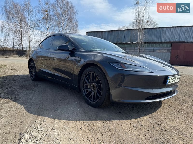 Седан Tesla Model 3 2024 в Києві