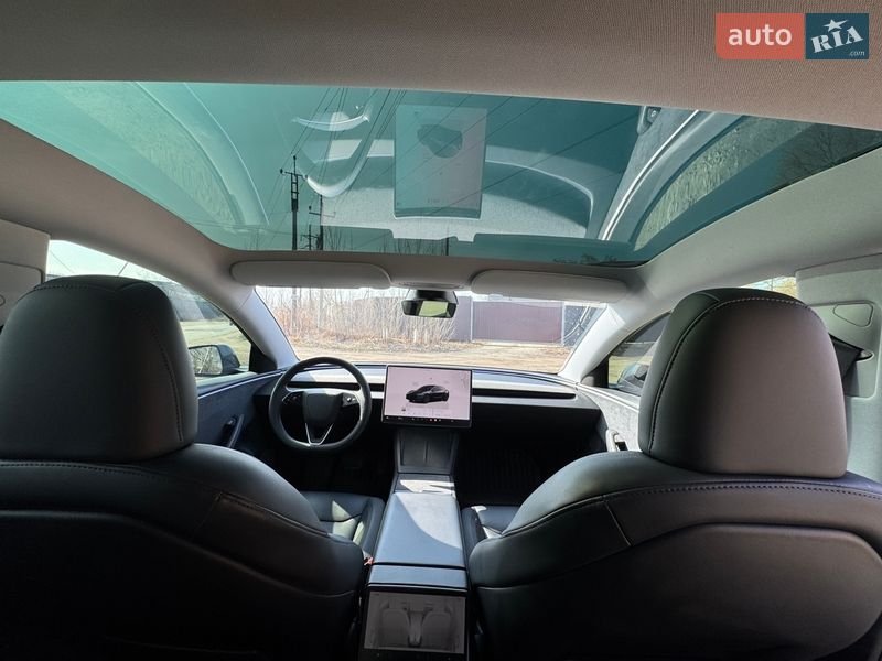 Седан Tesla Model 3 2024 в Києві