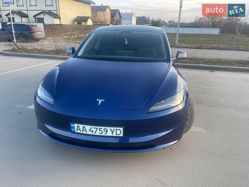 Седан Tesla Model 3 2024 в Киеве