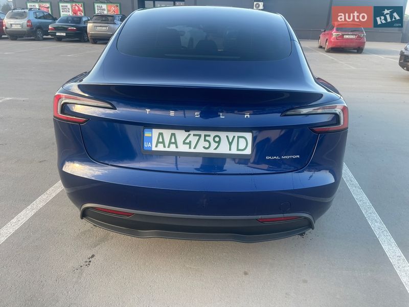 Седан Tesla Model 3 2024 в Киеве