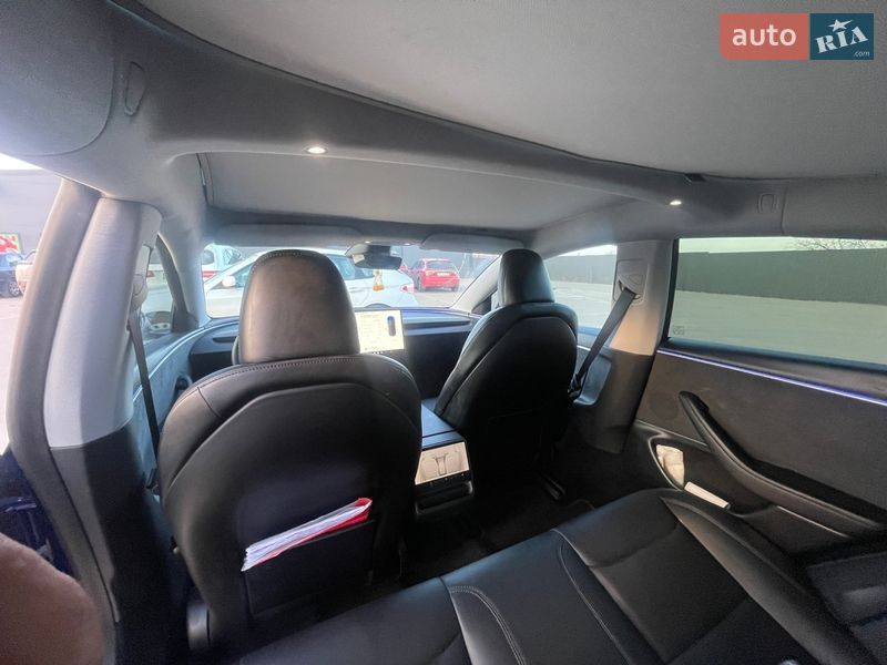 Седан Tesla Model 3 2024 в Киеве