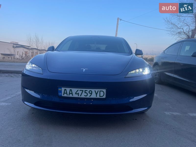 Седан Tesla Model 3 2024 в Киеве
