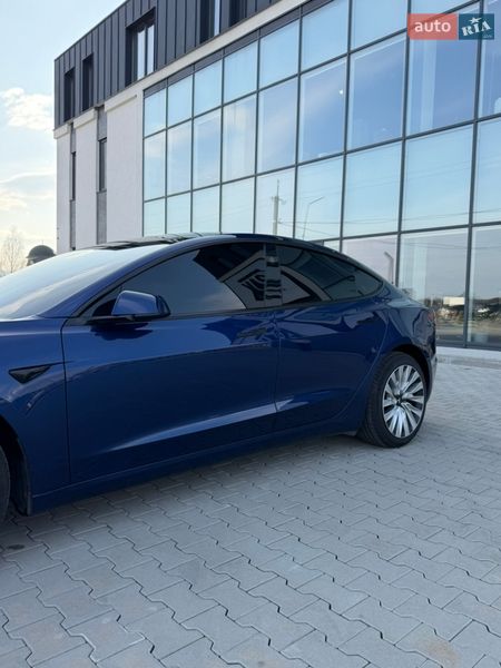 Седан Tesla Model 3 2025 в Хусте