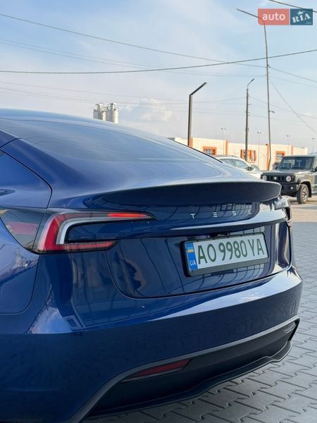 Седан Tesla Model 3 2025 в Хусте