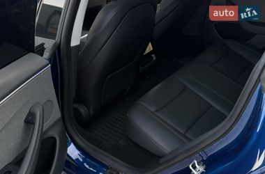 Седан Tesla Model 3 2025 в Хусте