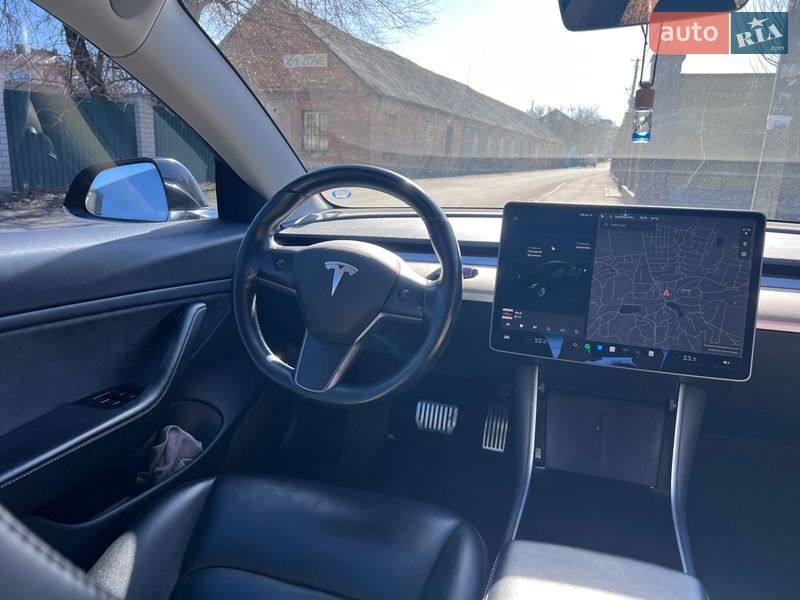 Седан Tesla Model 3 2018 в Києві