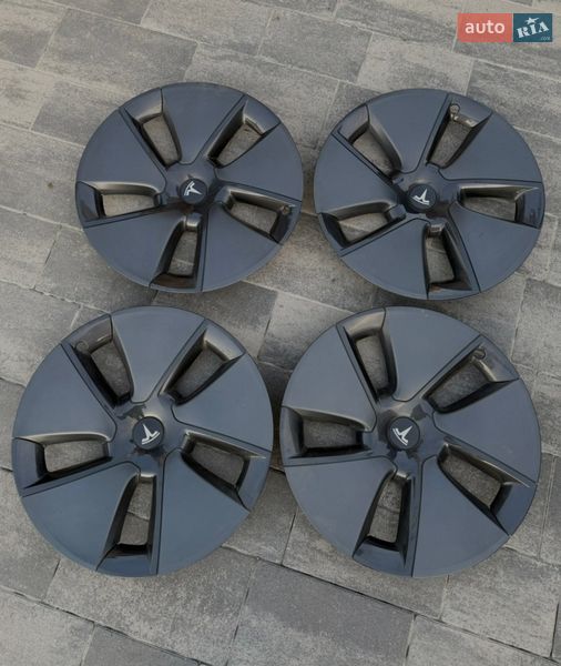 Седан Tesla Model 3 2022 в Львове