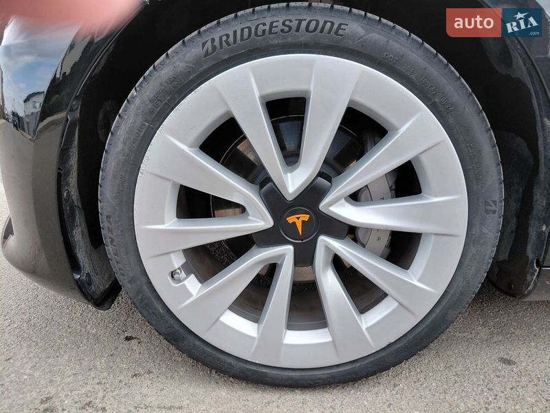 Седан Tesla Model 3 2023 в Киеве