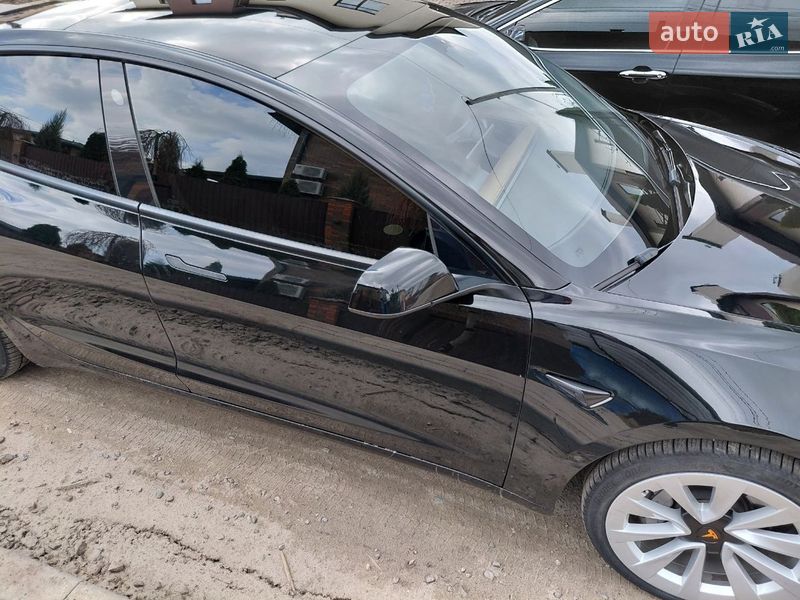 Седан Tesla Model 3 2023 в Киеве