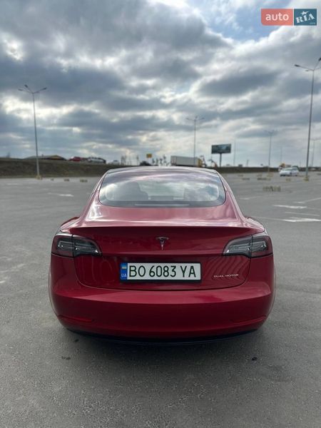 Седан Tesla Model 3 2019 в Львові